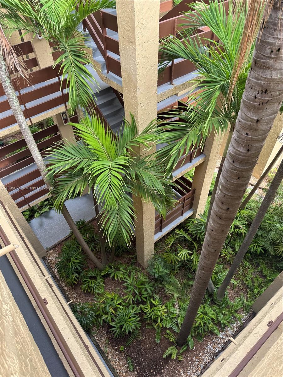 KENLAND POINTE CONDO IV - Residential Lease