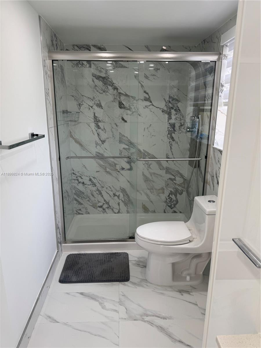 KENLAND POINTE CONDO IV - Residential Lease