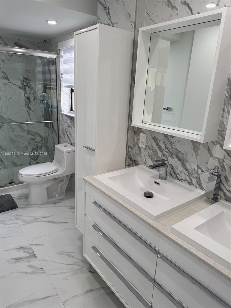 KENLAND POINTE CONDO IV - Residential Lease