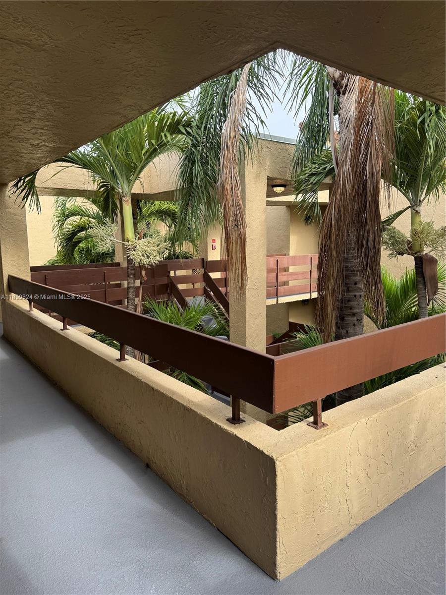 KENLAND POINTE CONDO IV - Residential Lease