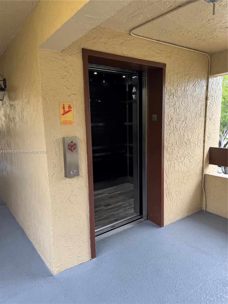 KENLAND POINTE CONDO IV - Residential Lease