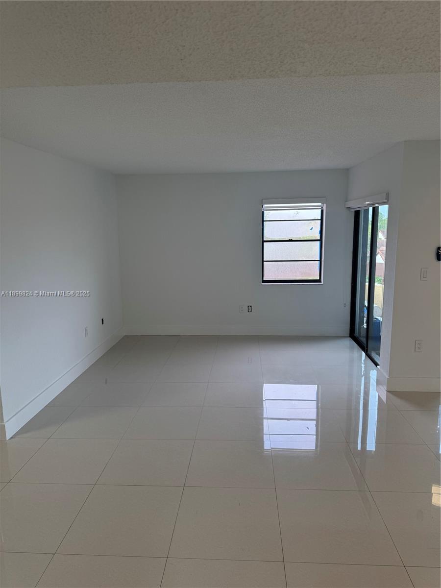 KENLAND POINTE CONDO IV - Residential Lease