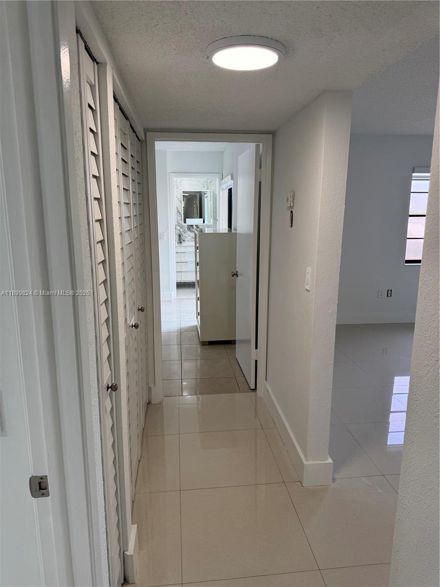 KENLAND POINTE CONDO IV - Residential Lease