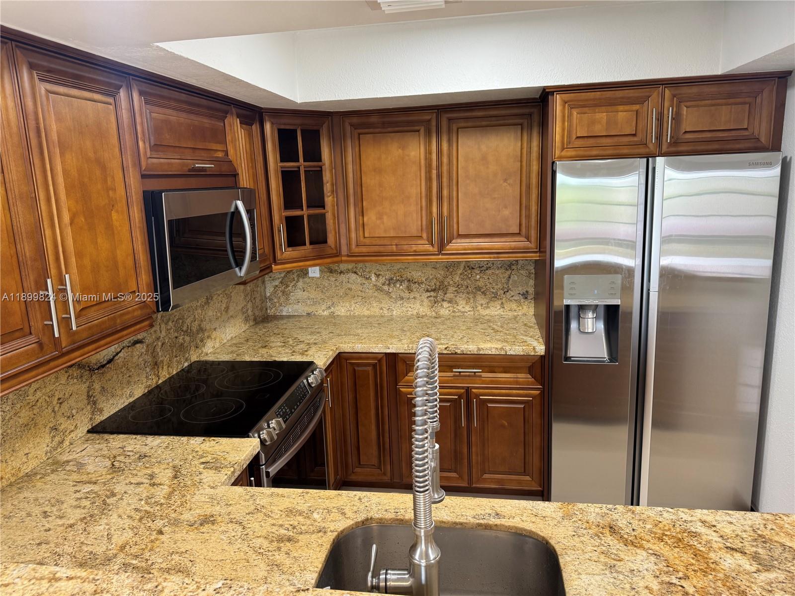 KENLAND POINTE CONDO IV - Residential Lease