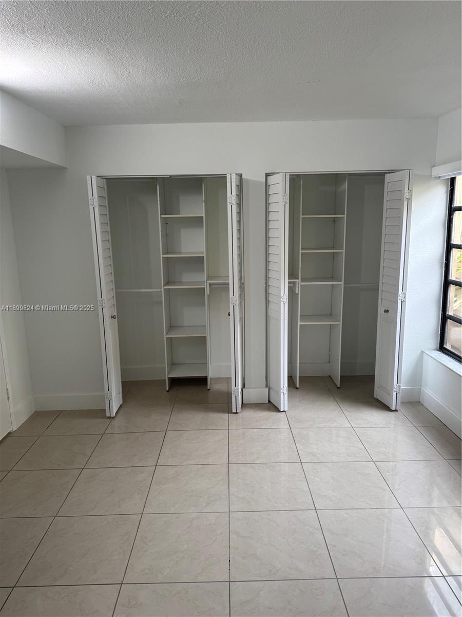 KENLAND POINTE CONDO IV - Residential Lease