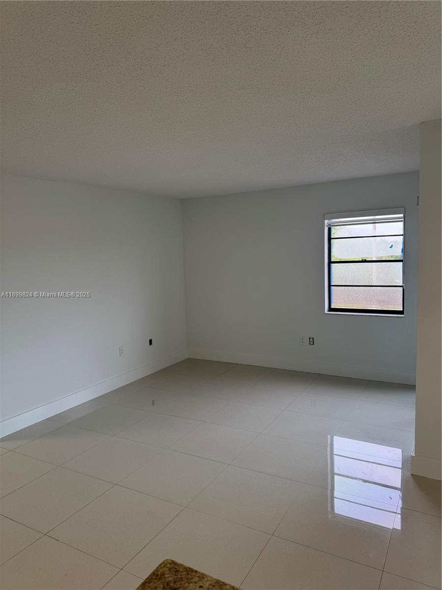 KENLAND POINTE CONDO IV - Residential Lease