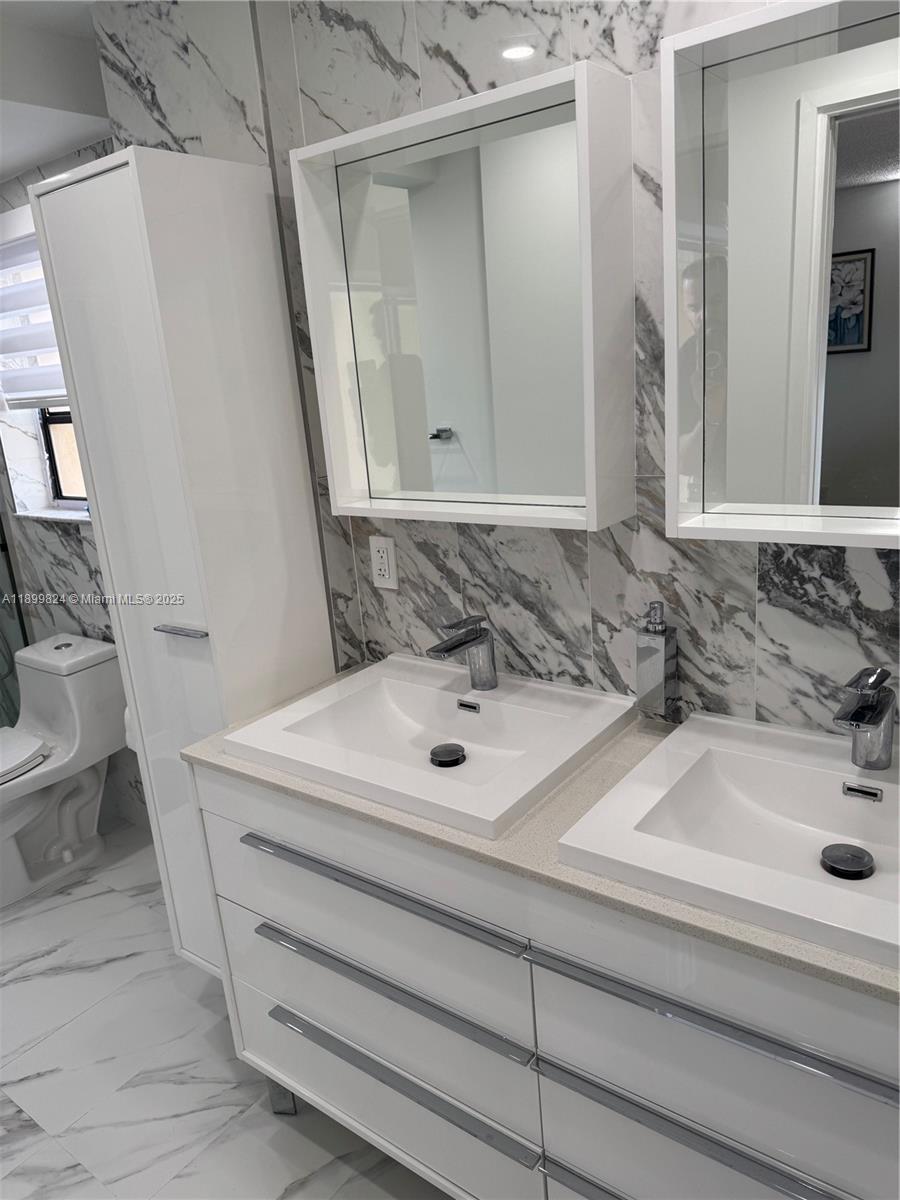 KENLAND POINTE CONDO IV - Residential Lease