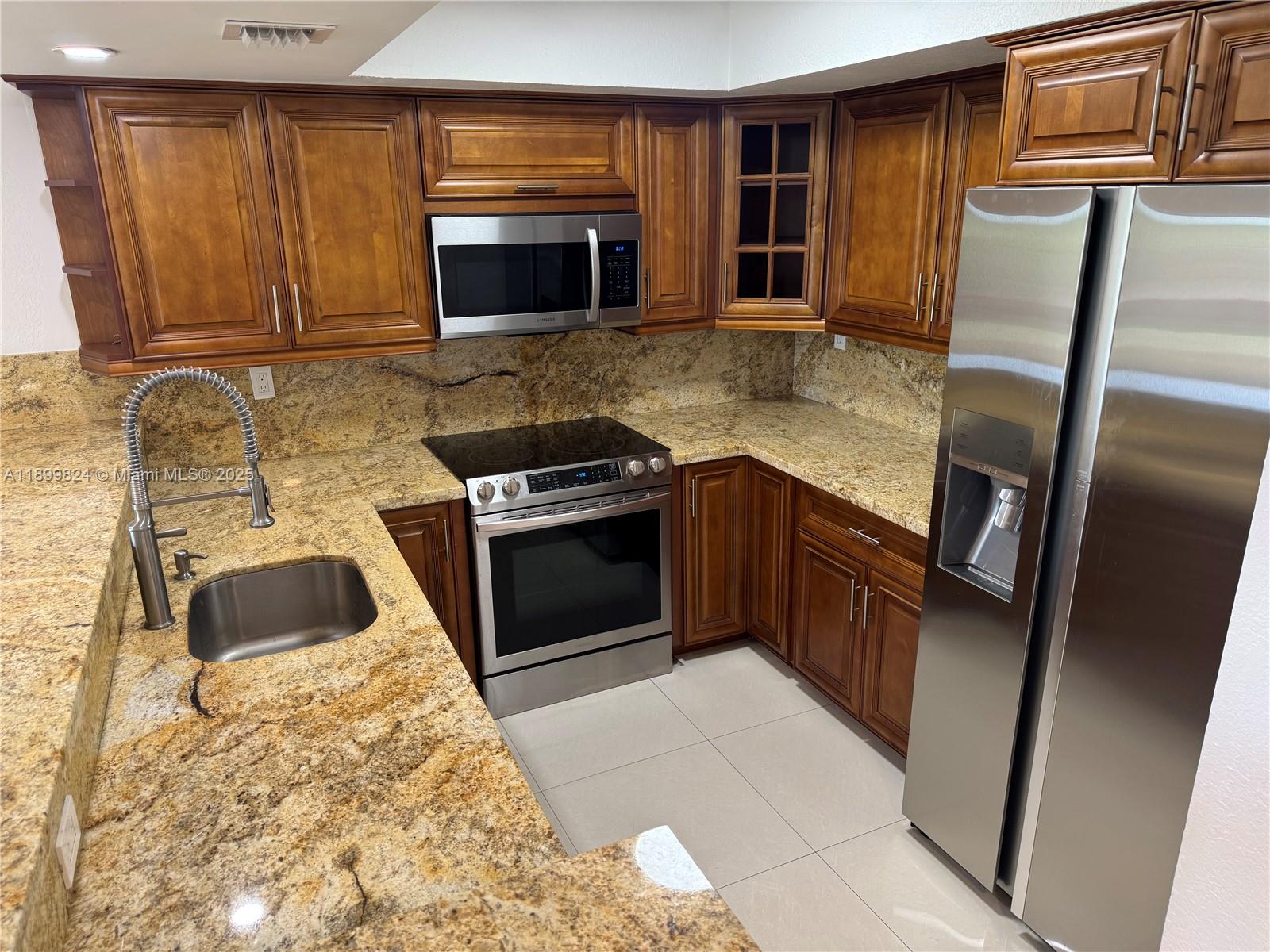 KENLAND POINTE CONDO IV - Residential Lease