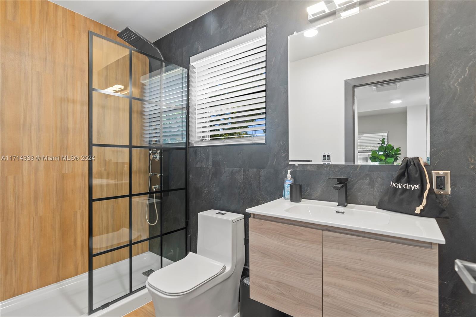 OVERBROOK SHORES NO 3 - Residential