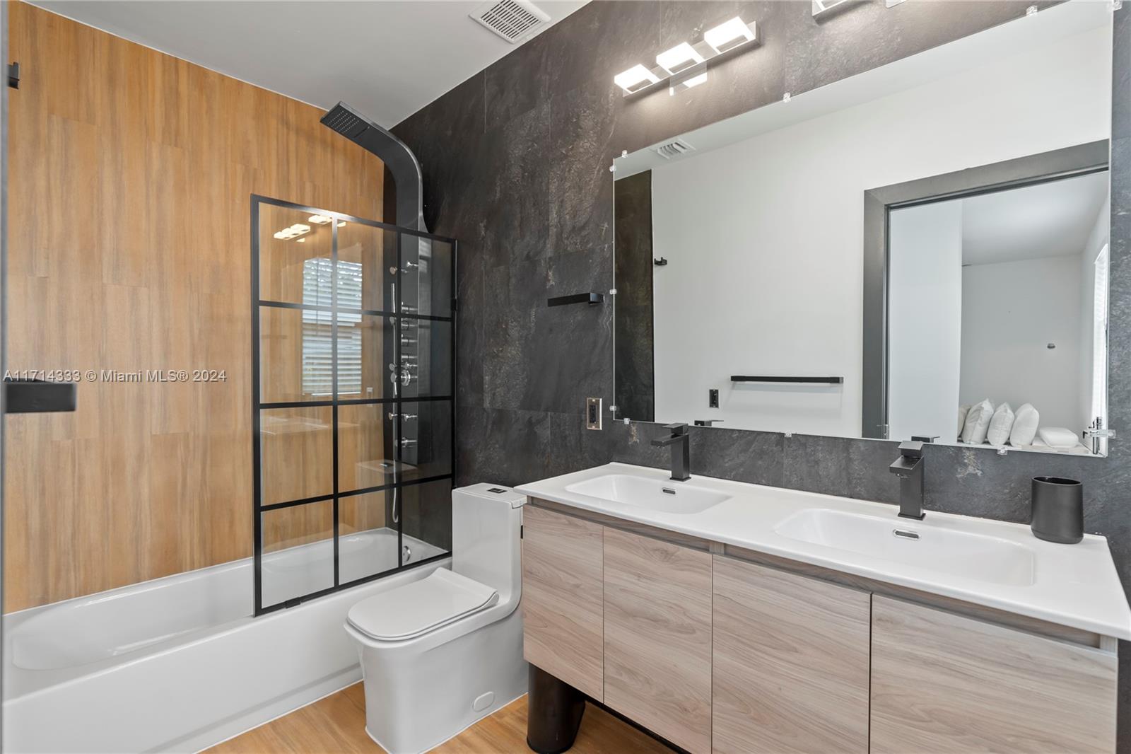 OVERBROOK SHORES NO 3 - Residential
