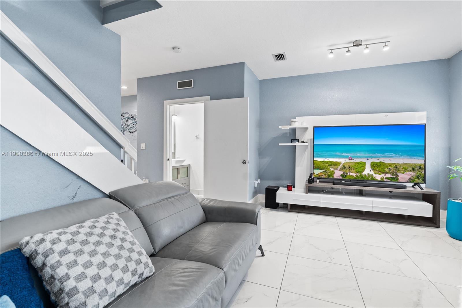 VENETIA GROVE - Residential