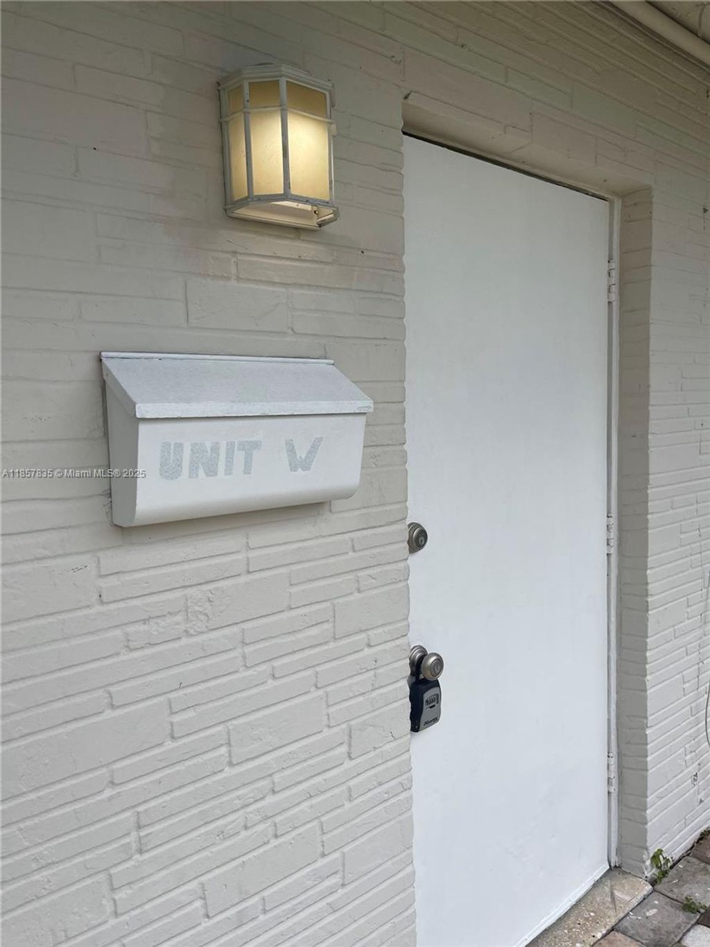 Photo of 1004 SW 24th Ave #1-West, Fort Lauderdale, FL 33312 (MLS # A11857835)