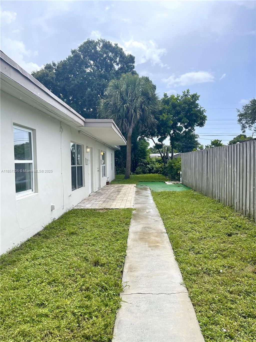Photo of 1004 SW 24th Ave #1-West, Fort Lauderdale, FL 33312 (MLS # A11857835)