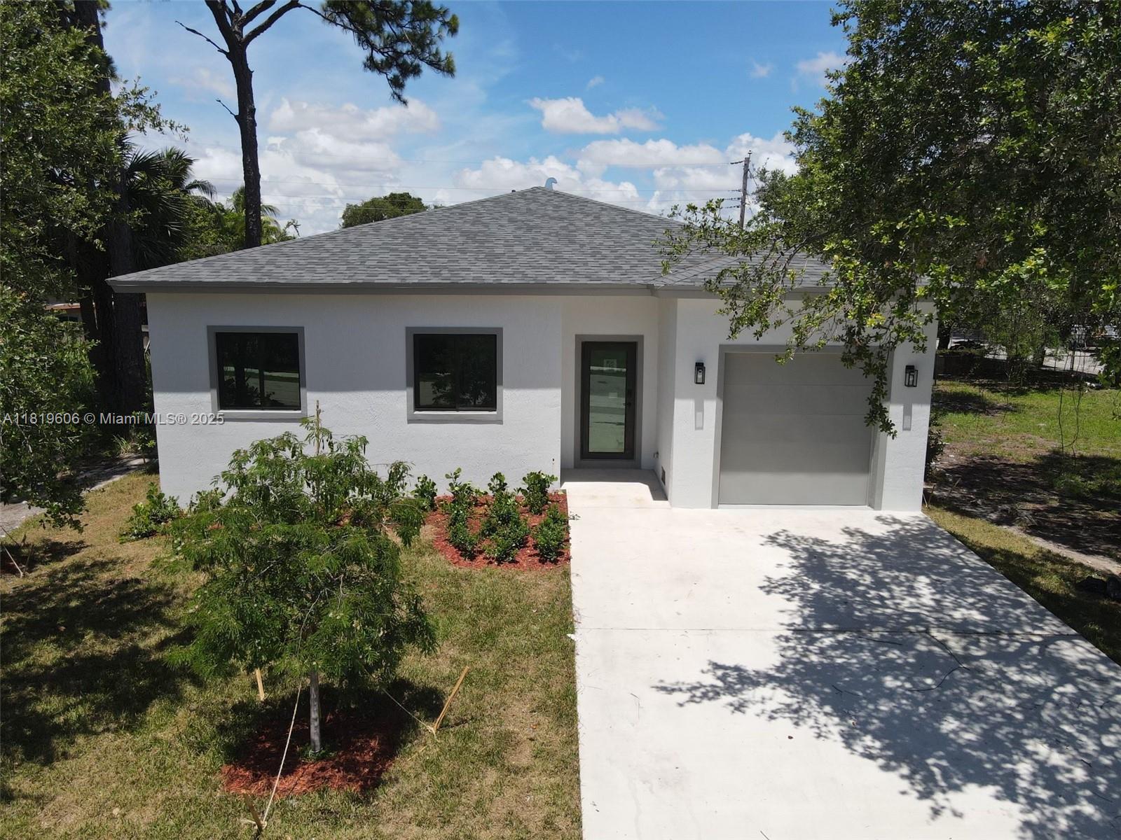 871 Nw 27th Ter, Fort Lauderdale, Broward County, Florida - 3 Bedrooms  
2 Bathrooms - 