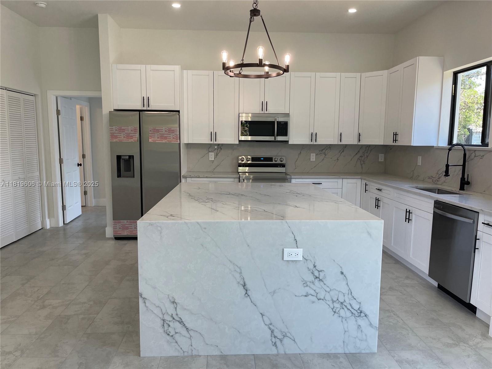 871 NW 27th Ter