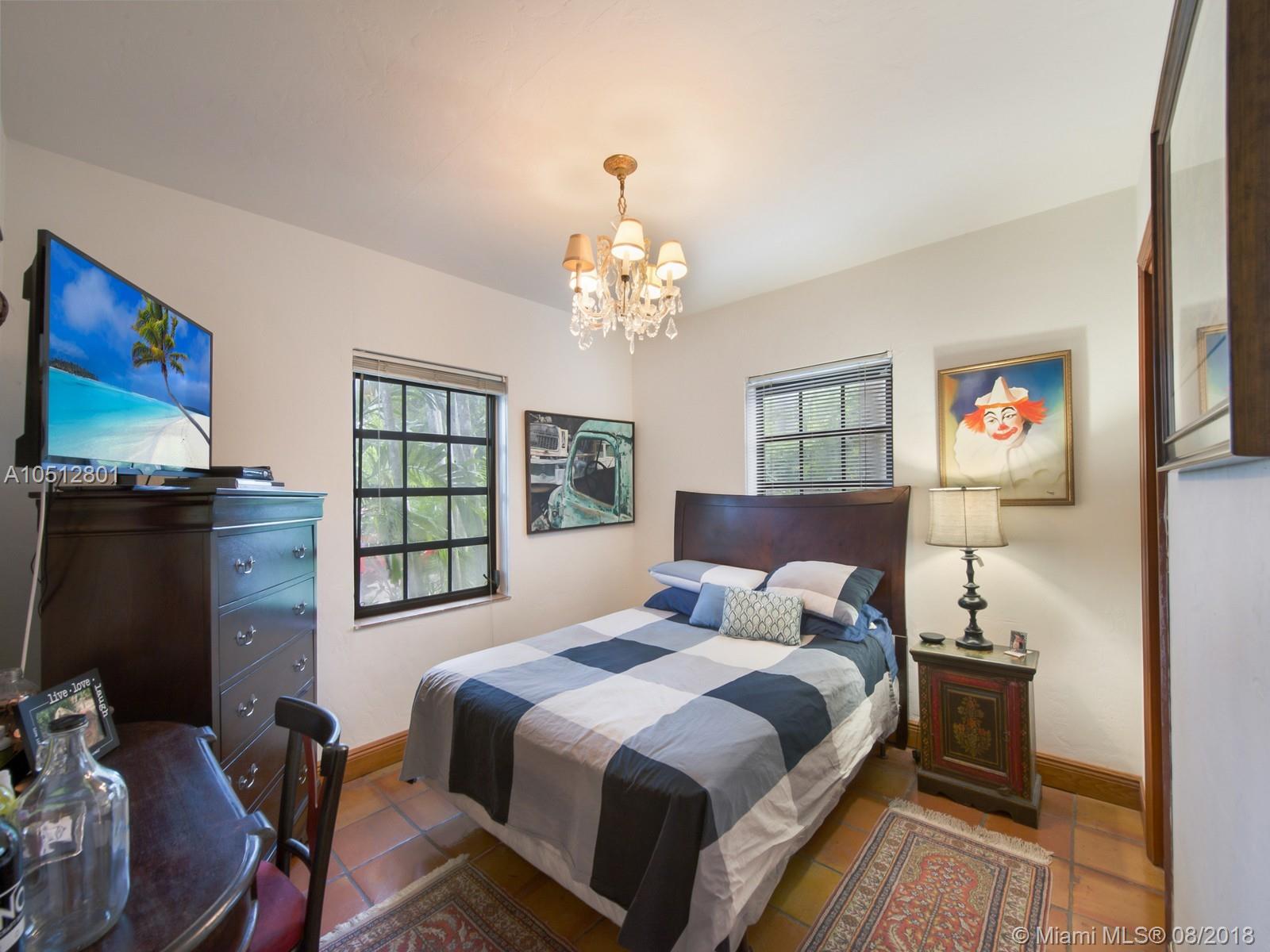 GROVES EXTENSION - Residential