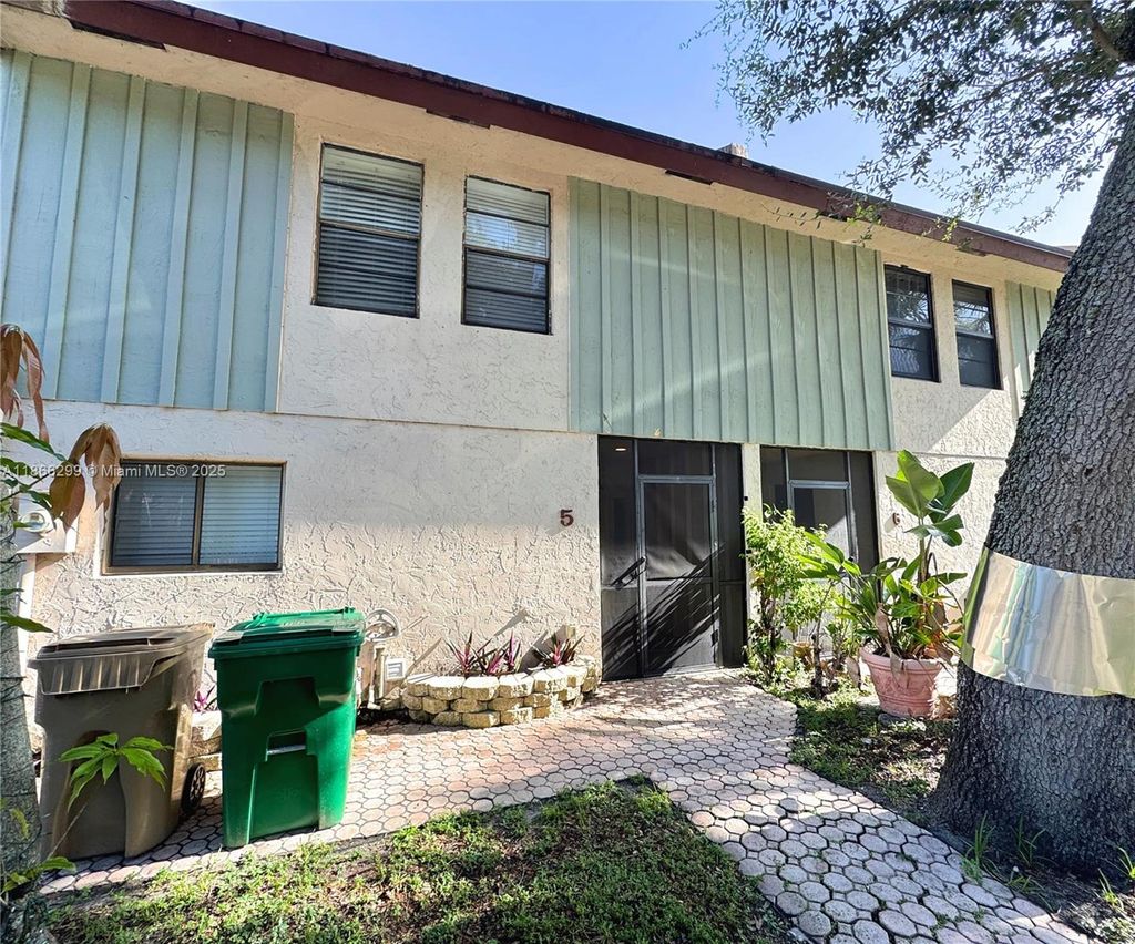 Photo of 7901 NW 33rd St #5, Davie, FL 33024 (MLS # A11866299)