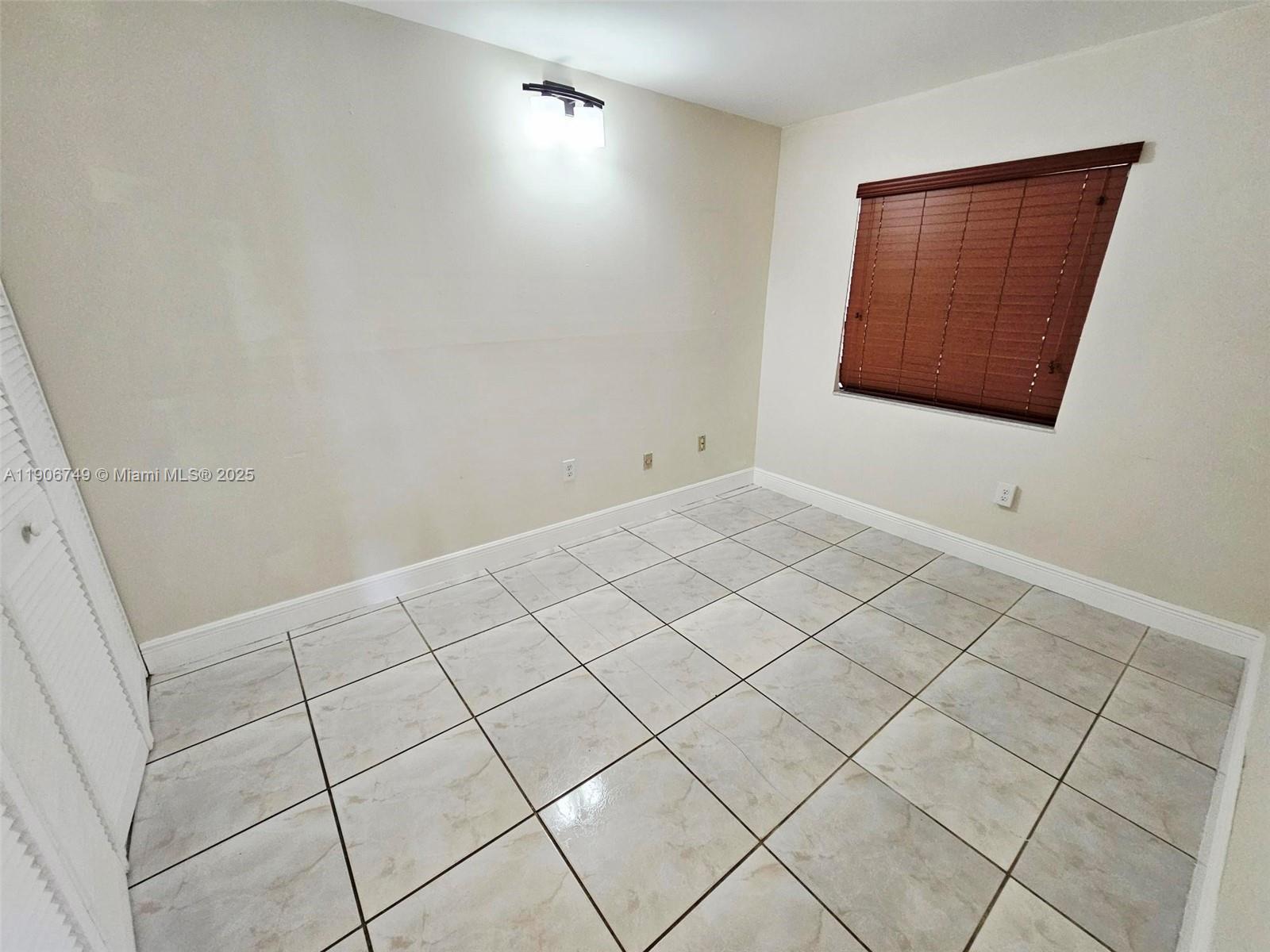 THE HORIZONS CONDO #7 - Residential Lease