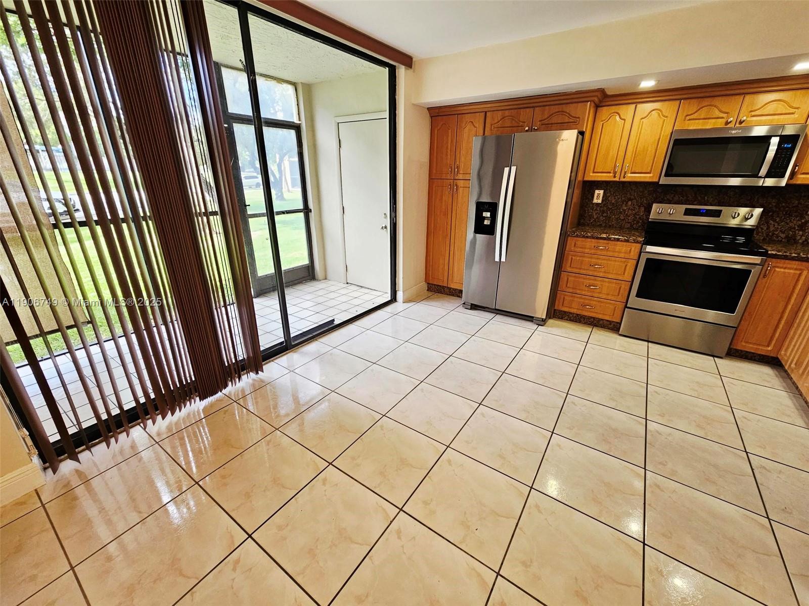 THE HORIZONS CONDO #7 - Residential Lease