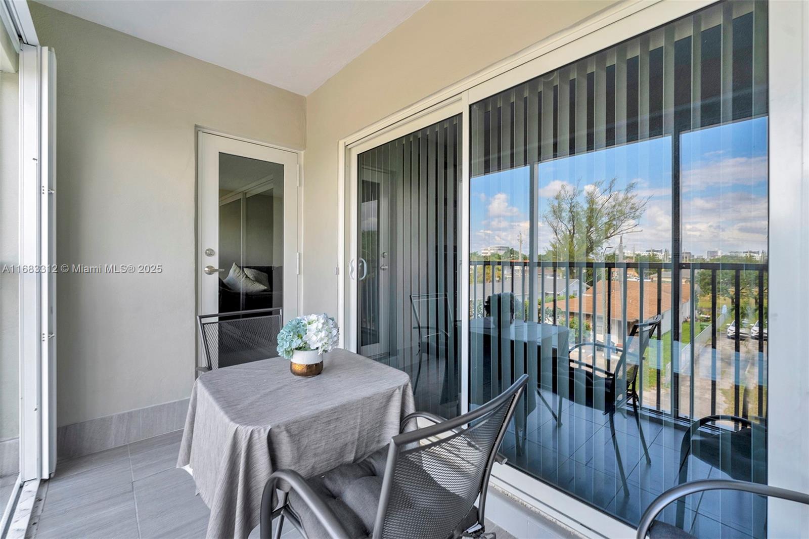 THIRD GULFSTREAM GARDEN - Residential