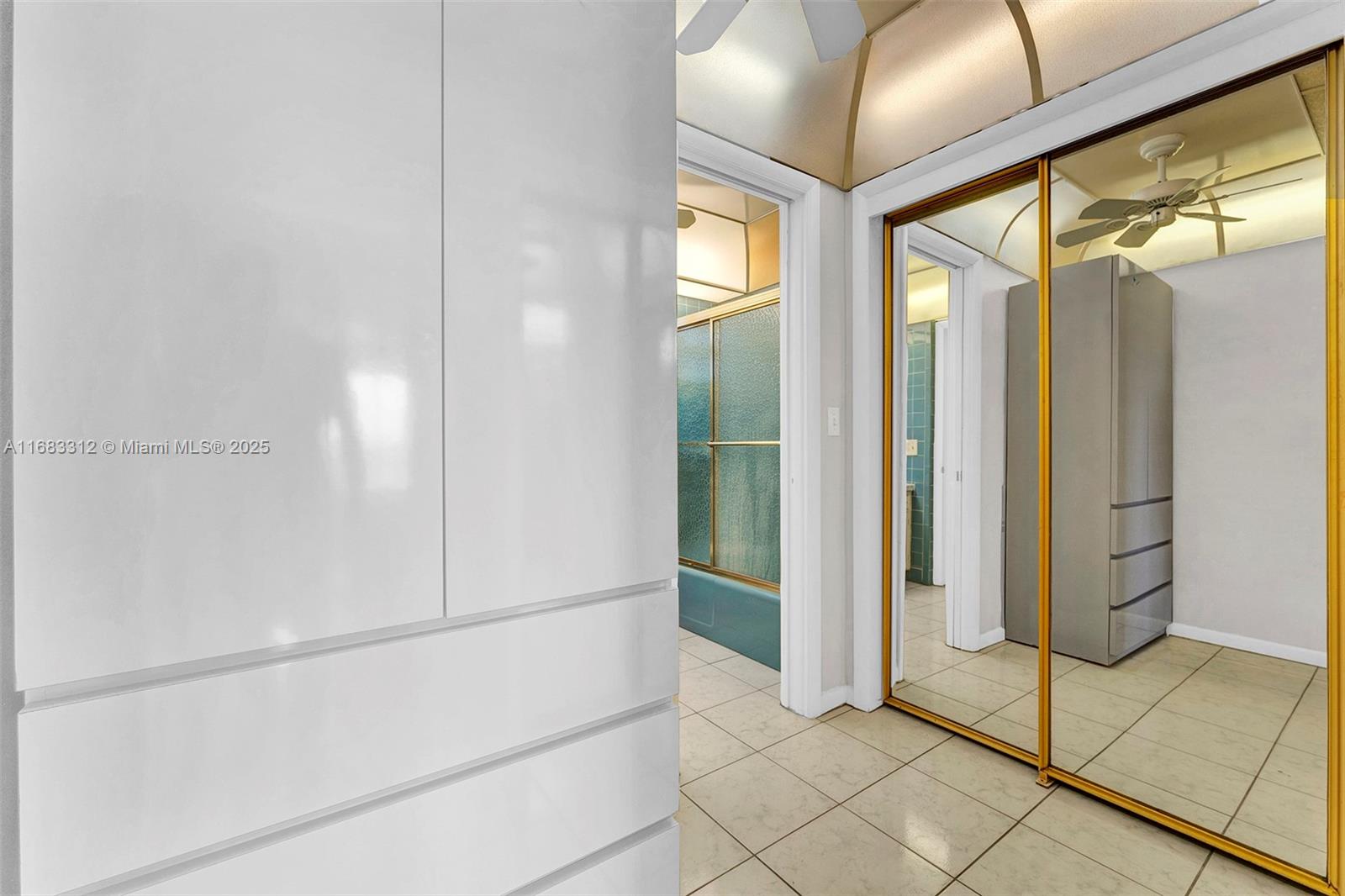 THIRD GULFSTREAM GARDEN - Residential