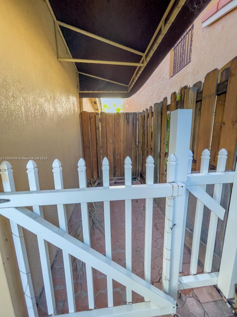 EGRET LAKE ESTATES SEC 1 - Residential Lease