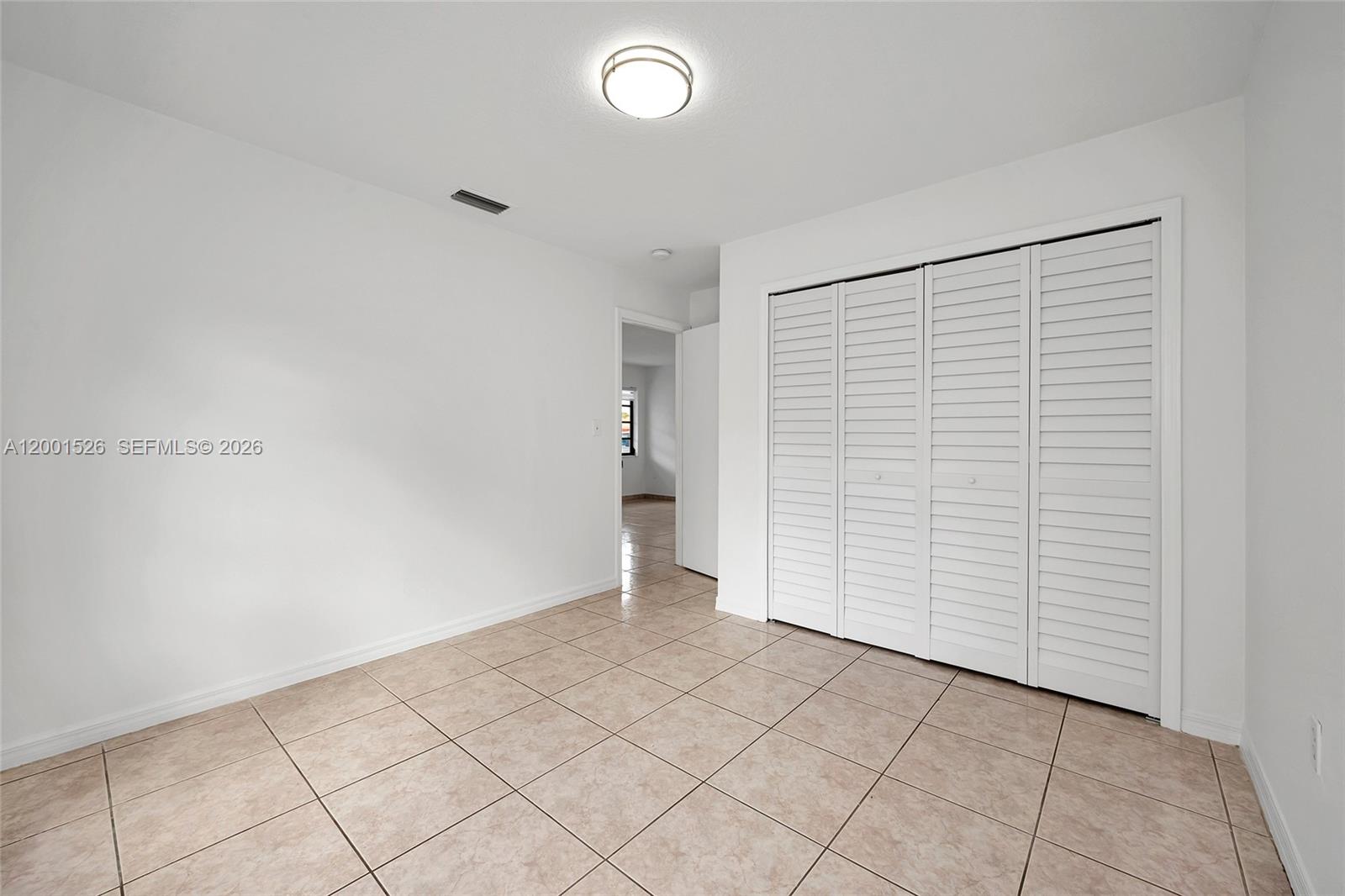 ARBORGATE KENDALL LK E CO - Residential Lease