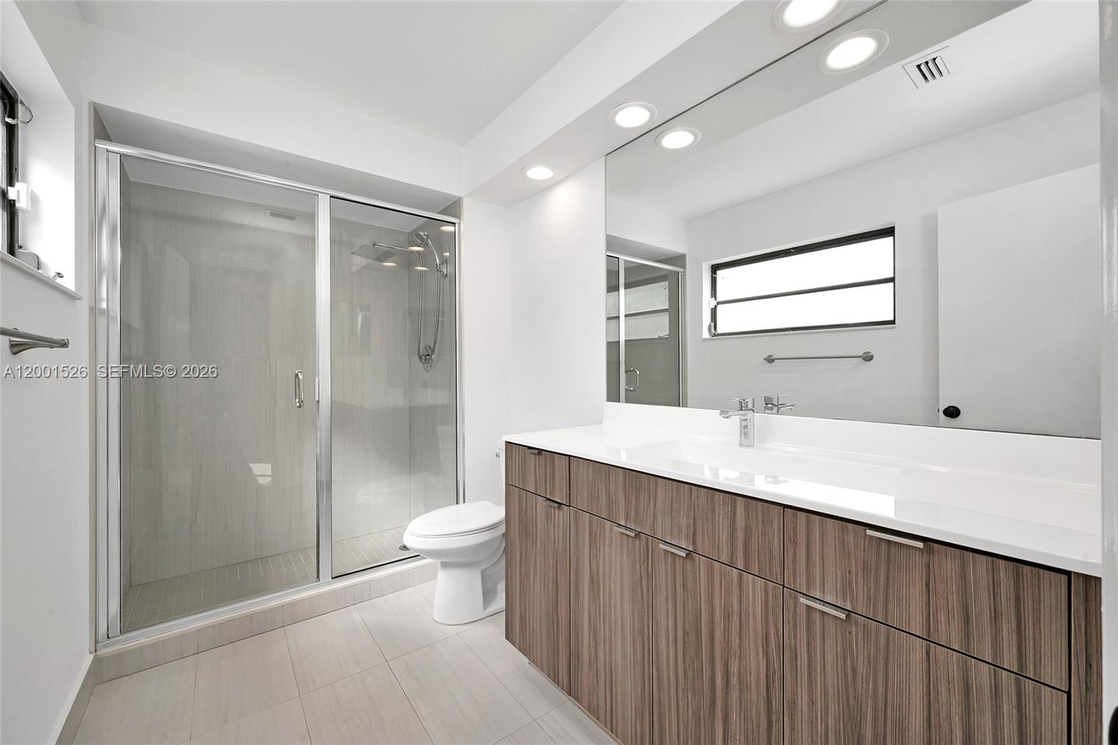 ARBORGATE KENDALL LK E CO - Residential Lease