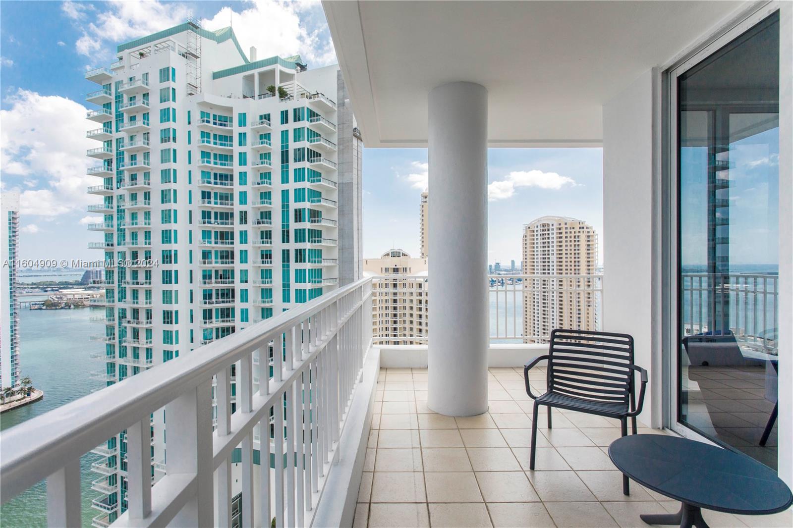 Photo 17 of 21 of 801 Brickell Key Blvd 3112 condo