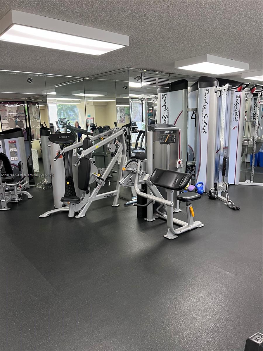 MYSTIC POINTE TOWER 500 C - Residential