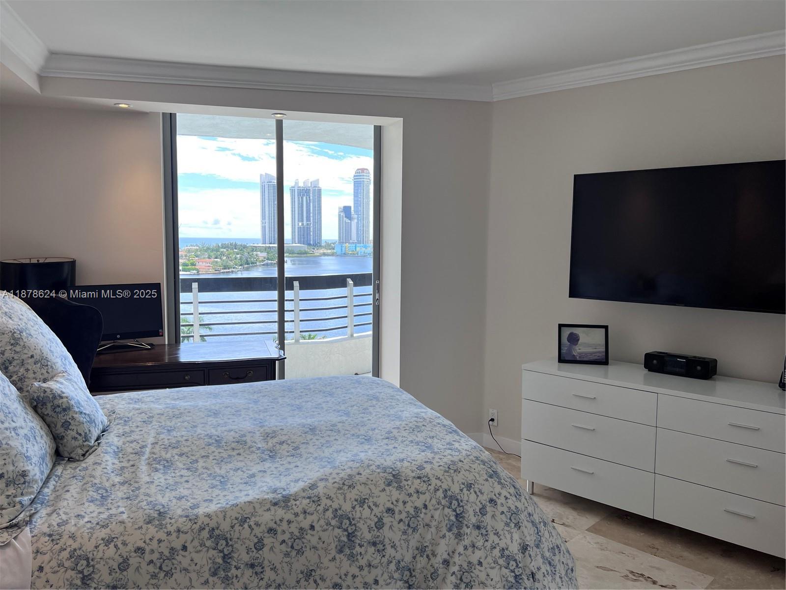 MYSTIC POINTE TOWER 500 C - Residential