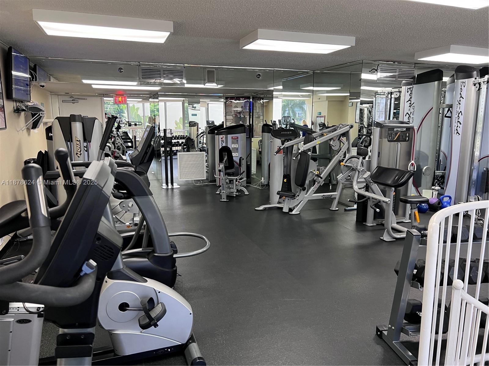 MYSTIC POINTE TOWER 500 C - Residential