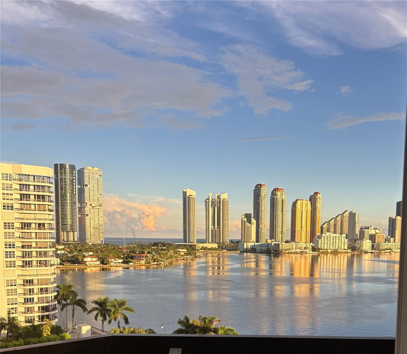 MYSTIC POINTE TOWER 500 C - Residential