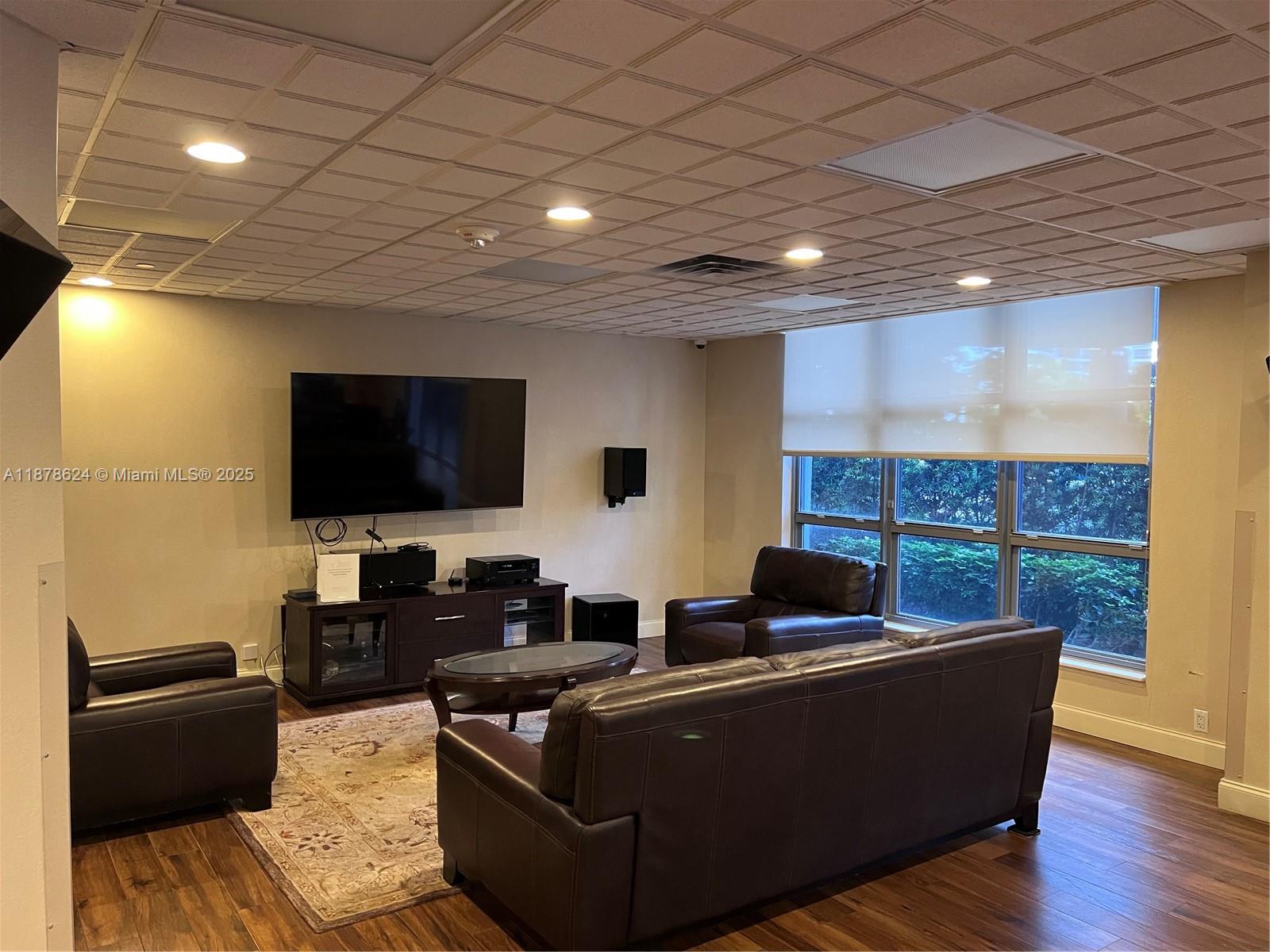 MYSTIC POINTE TOWER 500 C - Residential