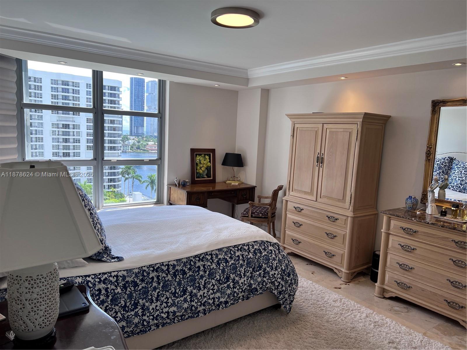 MYSTIC POINTE TOWER 500 C - Residential