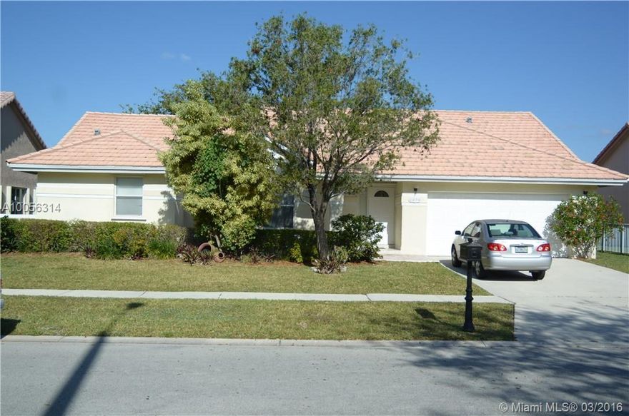 OWNER RELOCATING & EXTREMELY MOTIVATED. WILLING TO HELP WITH CLOSING COSTS. BEAUTIFUL LAKEFRONT HOME LOCATED IN DESIRABLE WEST PINES! SPRING VALLEY HOME CLOSE TO SHOPPING, EXCELLENT RESTAURANTS, I-75, PARKS & A+ SCHOOLS. ENJOY SOUTH FL LIVING AT IT'S FINEST WITH THE GORGEOUS WATER VIEW! FEATURES INCLUDE A RECENTLY REMODELED "SPA-LIKE" MASTER BATHROOM (2015), UPGRADED KITCHEN CABINETS WITH GRANITE COUNTER TOPS & SS APPLIANCES, VAULTED CEILINGS, HURRICANE SHUTTERS & A SCREENED PATIO WITH A WATER VIEW.