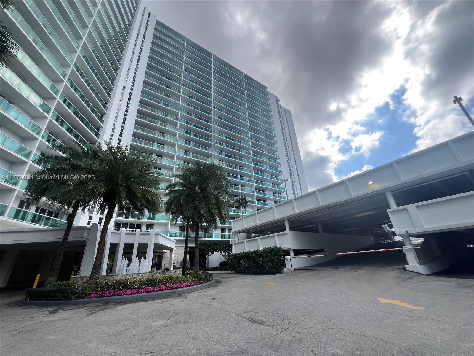 Rental Property at 100 Bayview Dr 1829, Sunny Isles Beach, Miami-Dade County, Florida - Bedrooms: 2 
Bathrooms: 2  - $3,500 MO.