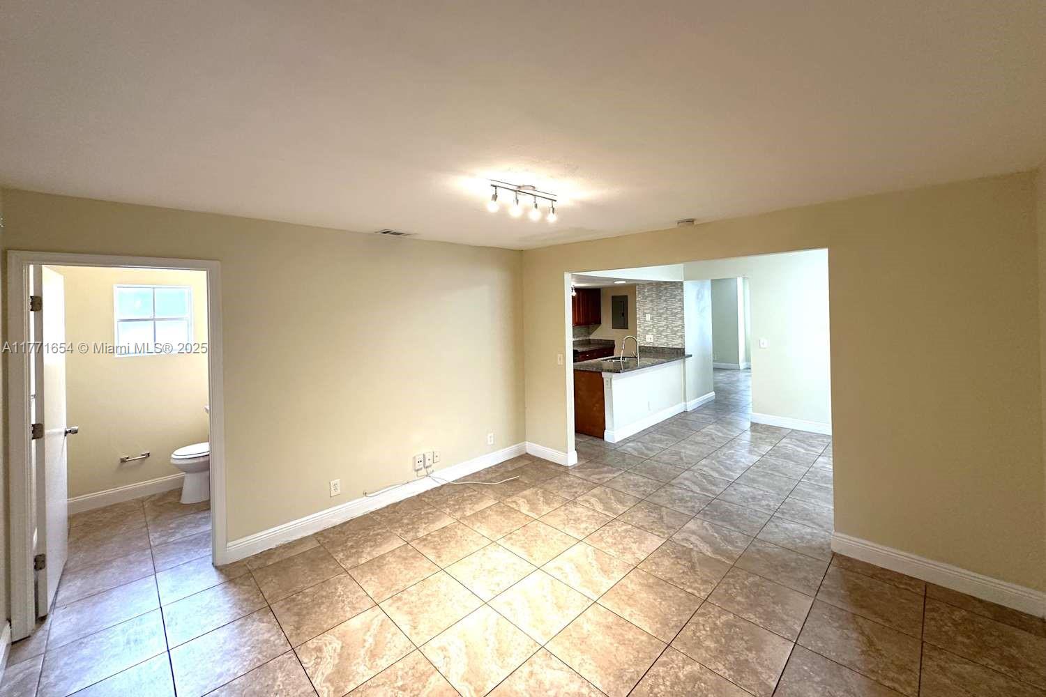 VICTORIA WOODS 1 - Residential Lease