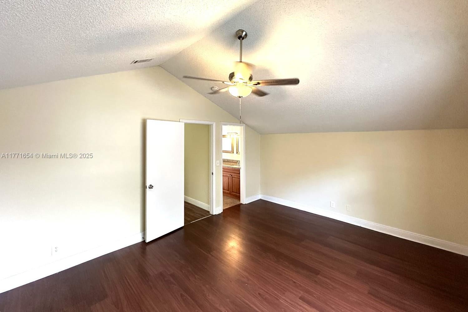 VICTORIA WOODS 1 - Residential Lease