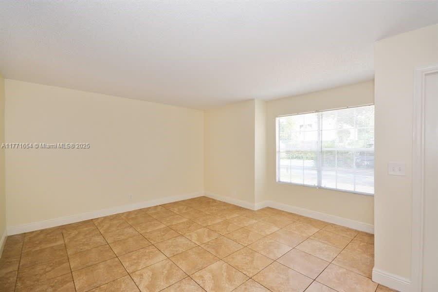VICTORIA WOODS 1 - Residential Lease
