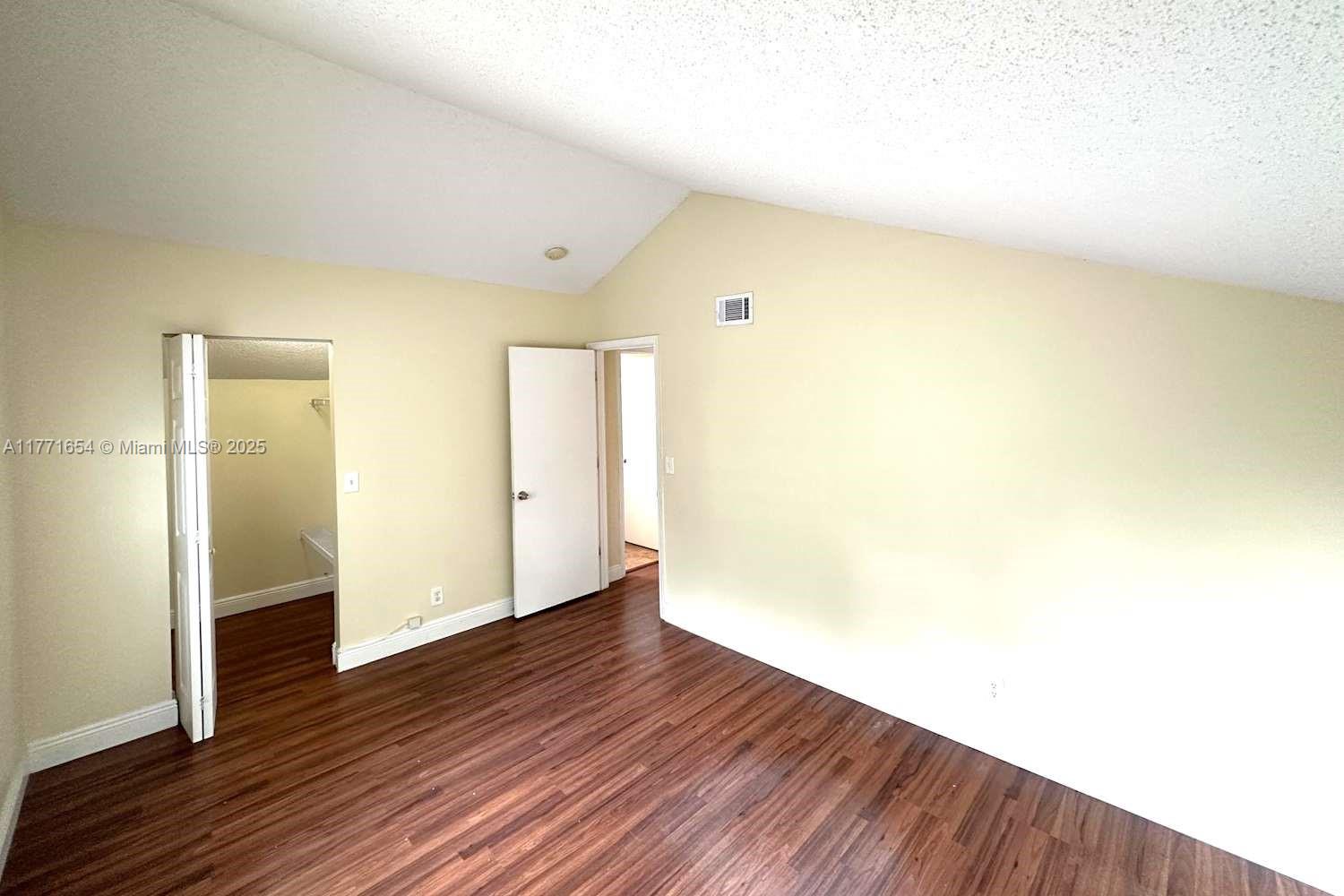 VICTORIA WOODS 1 - Residential Lease