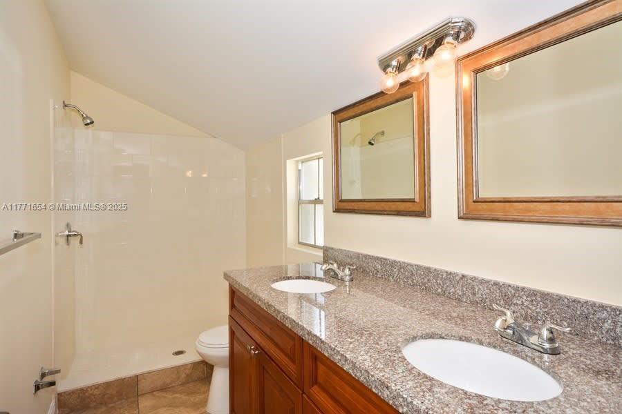 VICTORIA WOODS 1 - Residential Lease
