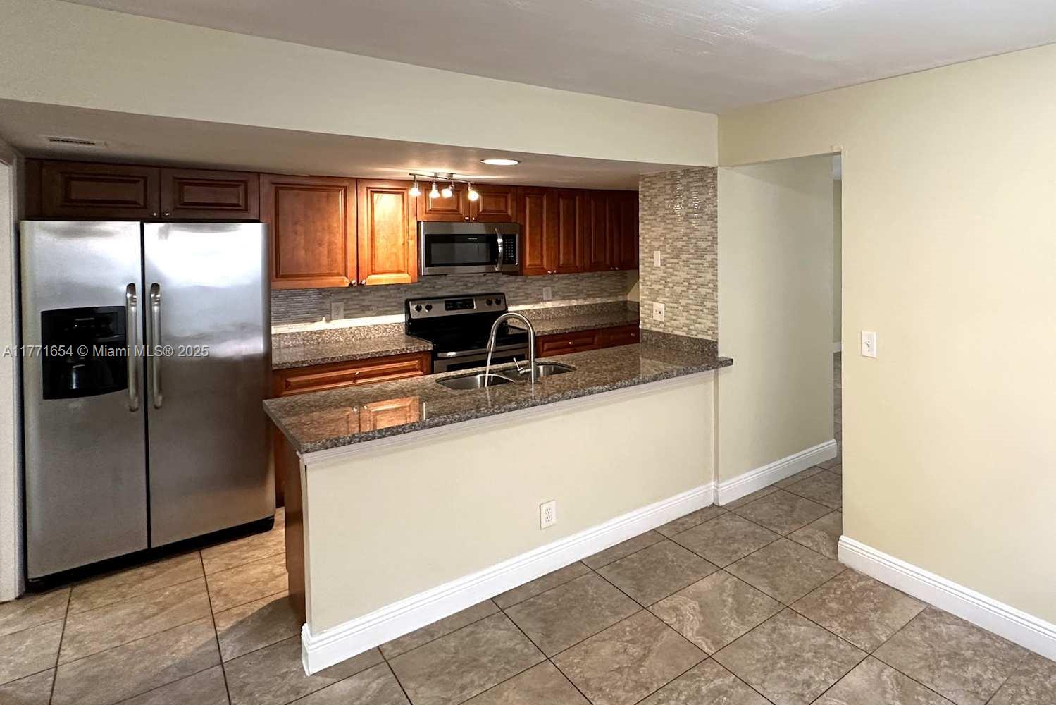 VICTORIA WOODS 1 - Residential Lease
