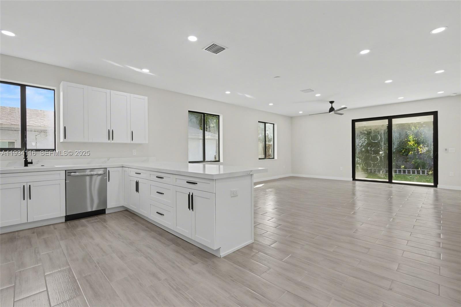 DANIA HEIGHTS - Residential