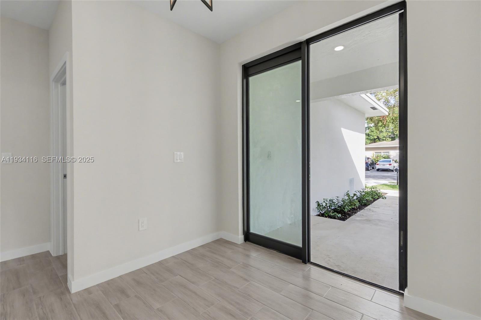 DANIA HEIGHTS - Residential