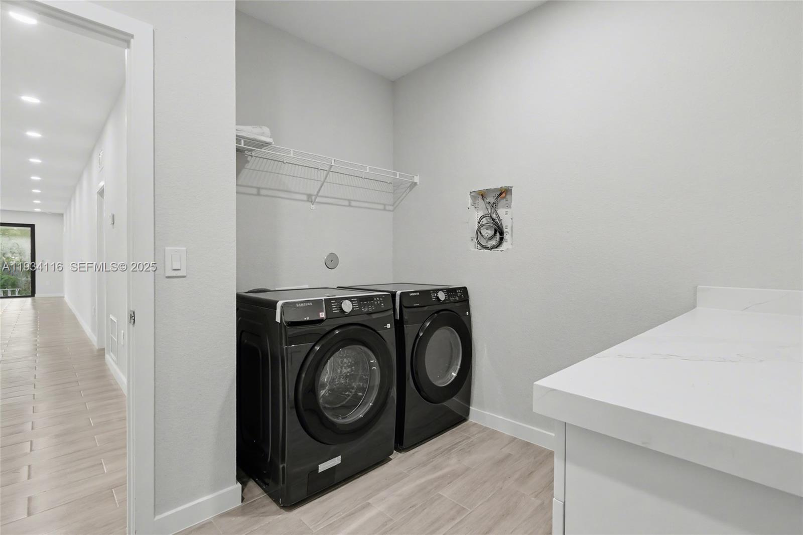 DANIA HEIGHTS - Residential