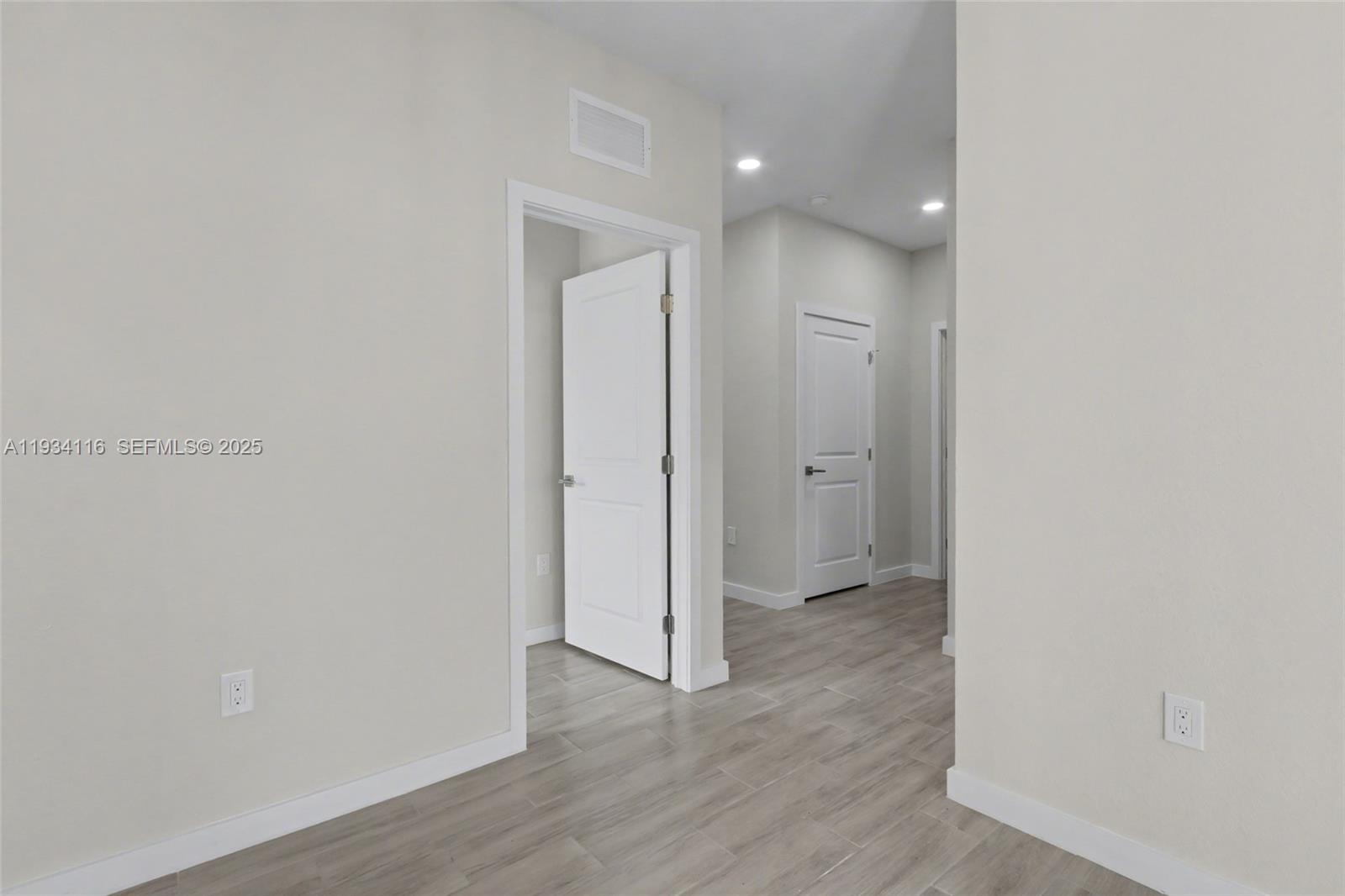 DANIA HEIGHTS - Residential