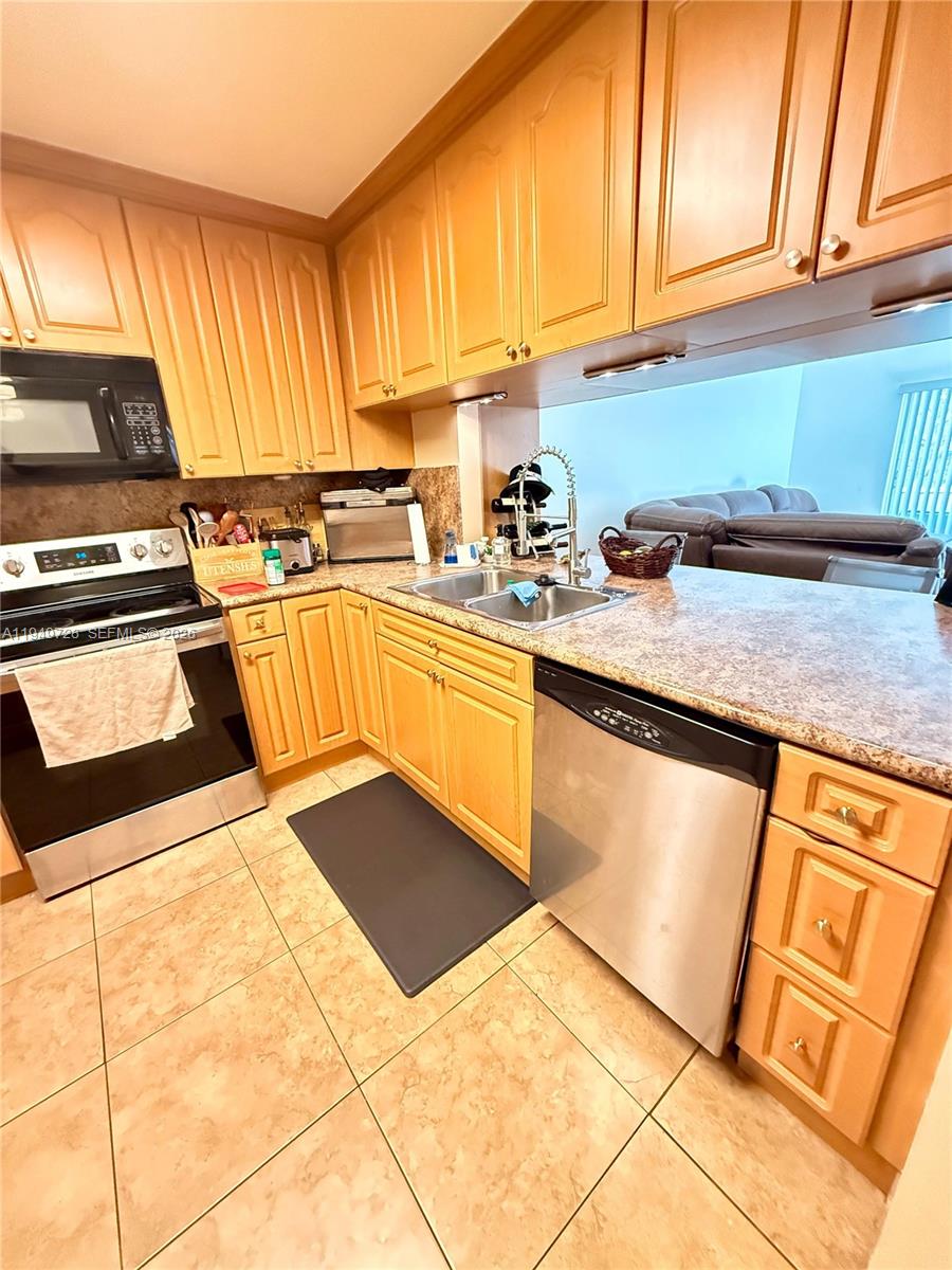 5790 Stirling Rd 104