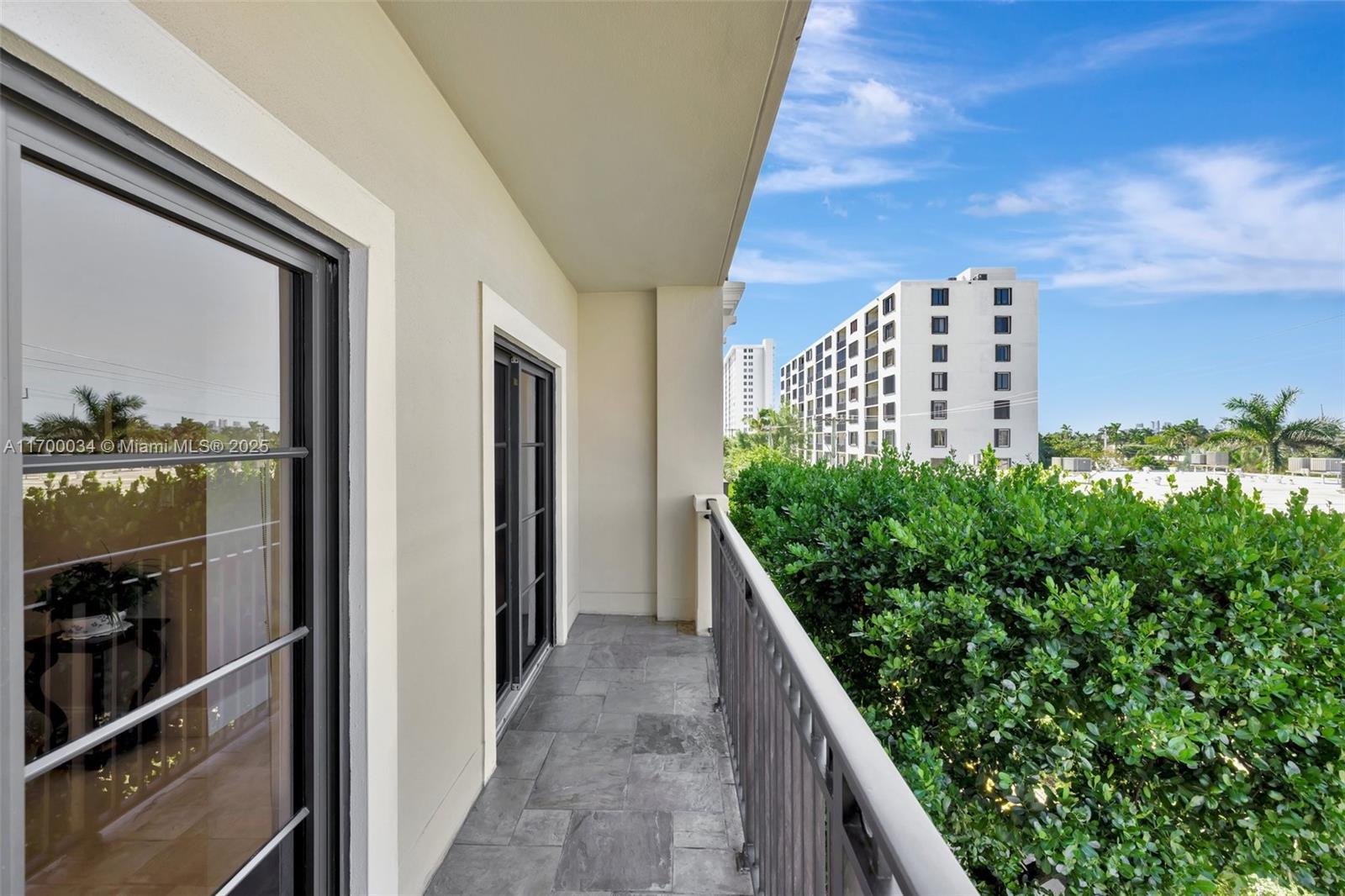 FOUNTAINS ON OCEAN BOULEV - Residential