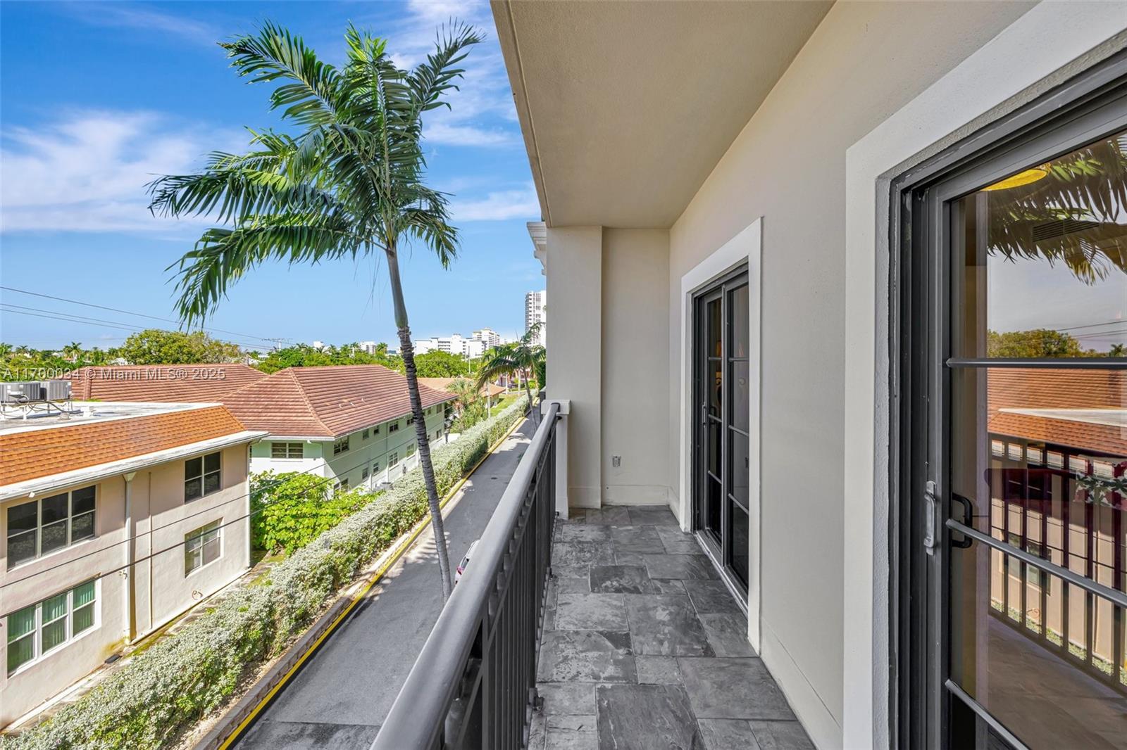 FOUNTAINS ON OCEAN BOULEV - Residential